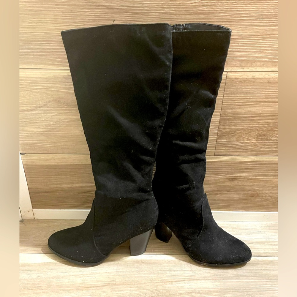 Soft suede black boots
